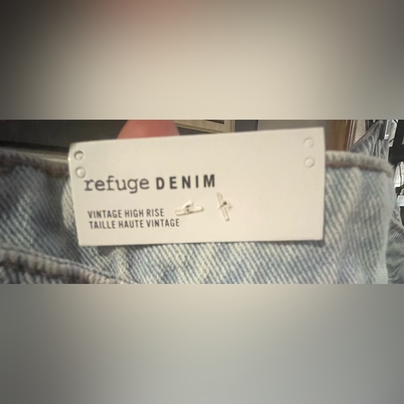 REFUGE DENIM, 100% Cotton, Size 7, Light Denim, Mom Jean/Vintage High Rise Pant. - Picture 3 of 5